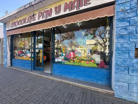 CASA ESQUINA + LOCAL COMERCIAL EN BARRIO ITUZAINGO
