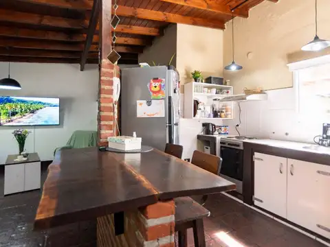 Casa 5 ambientes con 1 baño