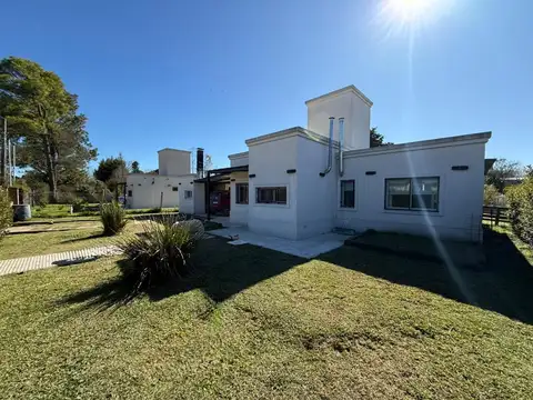 Venta - Casa en Barrio Parque Sakura - Exaltación de la Cruz - Apto Crédito