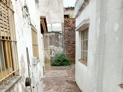 VENTA - CASA a refaccionar o demoler. LOTE 10 x 20 en San Martin, G.B.A. Zona Norte, Argentina