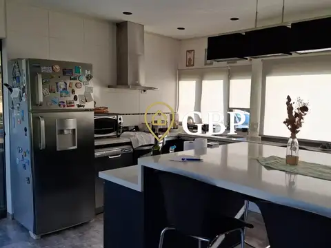 Casa 4 ambientes con 3 baños