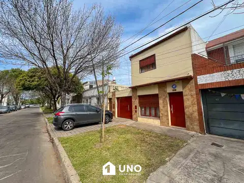 Dean Funes y Moreno - Casa de 2 Dormitorios.