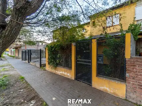 VENTA DUPLEX A LA CALLE  