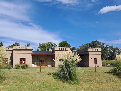 LDO Venta Casa 3 amb Pileta Cuarto exterior Lote 1875m2 El Remanso