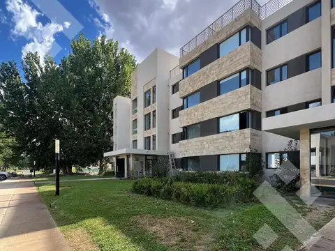 En Venta | Departamento de 2 Dormitorios | Terraza | Los Canales Golf Club | Plottier
