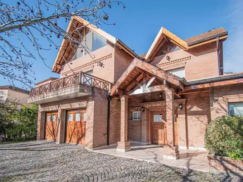 VENTA DE CASA CON AMARRA PROPIA Y SALIDA AL RIO - BARRIO SANTA MARIA DE TIGRE, TIGRE