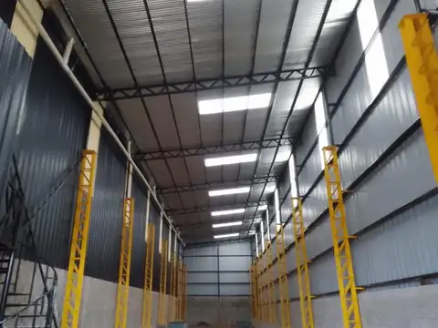 Domingo Prat  40 Pilar (550 m2 c/puente Grúa)