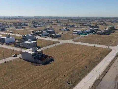 LOTE DE 348M2 APTO DUPLEX EN CAMPOS DE MANANTIALES