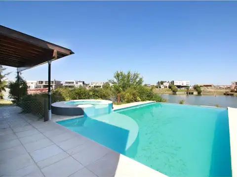 Casa en Venta de 6 dormitorios