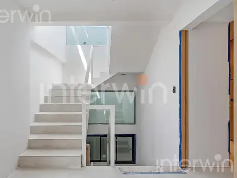 Casa en VENTA de 4 ambientes con cochera, jardín y piscina - Bajo Belgrano -