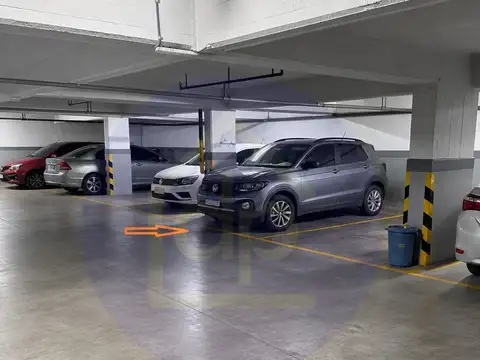 Alquiler cochera- Juncal 850 a pasos de Cancilleria
