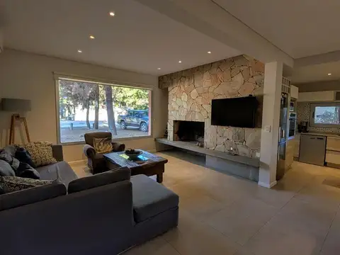 Casa 7 ambientes con 3 baños