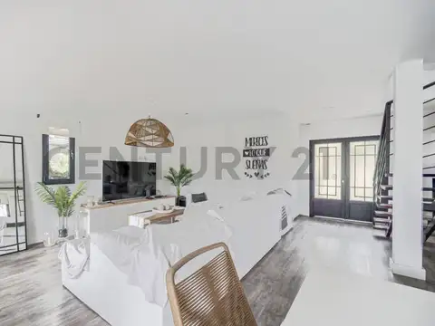 Venta casa 5 ambientes con Pileta en Los Arces La Cañada de Pilar
