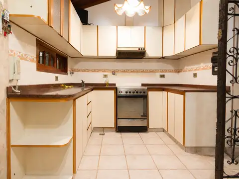 Depto Tipo Casa 3 ambientes con 2 baños