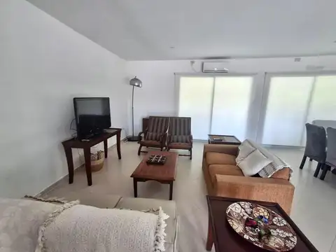 Casa en Alquiler de 3 dormitorios