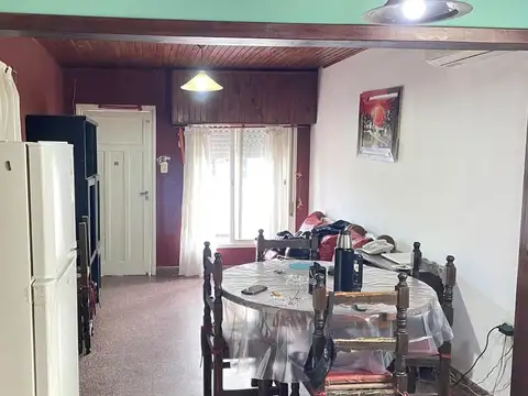 Casa 4 ambientes con 1 baño