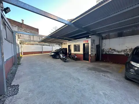 Cochera para Auto Lanus Este Centro (Consultar Motos)