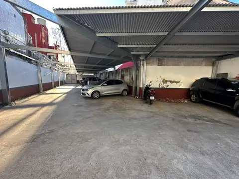 Cochera para Auto Lanus Este Centro (Consultar Motos)