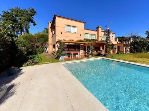 CASA EN VENTA LA PREGRINA -PILAR 6 AMBIENTES