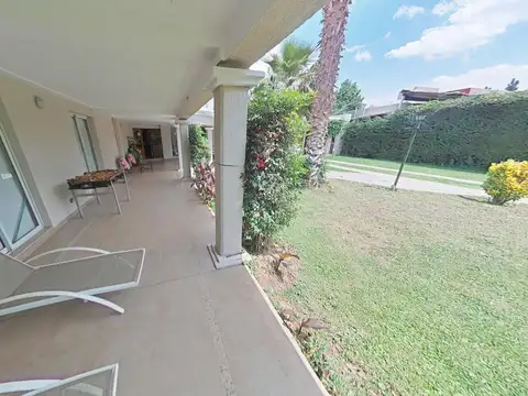 Casa 10 ambientes con 3 baños