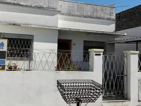 VENTA - CASA 3 AMBIENTES - LOMAS DEL MIRADOR