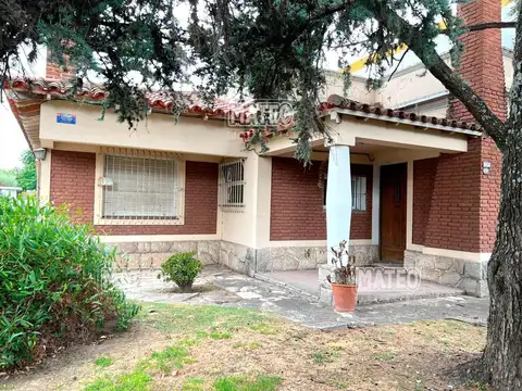 Chalet  de excelente estructura constructiva