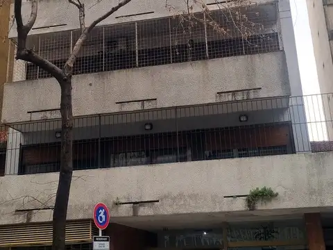 50 m Parque Rivadavia 2 Amb con Balcones, todo al Exterior, Piso Alto, Todo Sol y bajas expensas