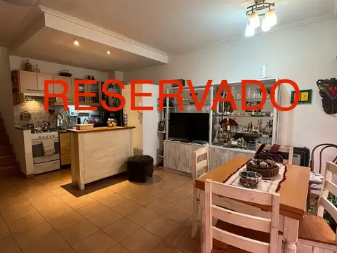 IMPECABLE CON BALCÓN AL FRENTE