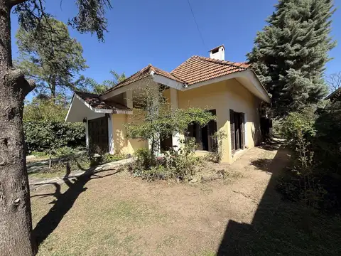 casa en venta - excelente zona - 4 dormitorios - jardin