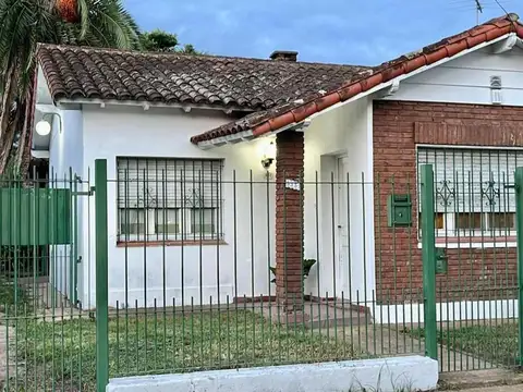 VENTA CASA DE 3 AMBIENTES CON GARAGE LOS POLVORINES