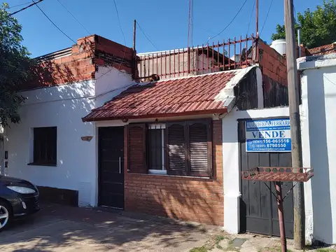 VENTA Casa 2 dormitorios en Barrio Parque Casas Rauch 1026 (proximo a calle Sorrento)