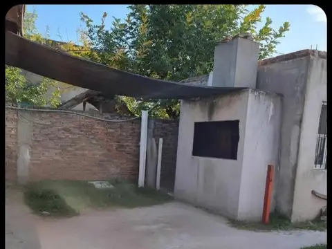 Casa 10 ambientes con 3 baños