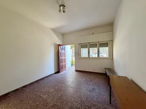 Casa 4 ambientes con 1 baño