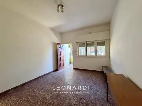 Casa 4 ambientes con 1 baño