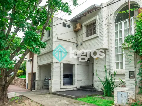 Casa 5 ambientes con 3 baños