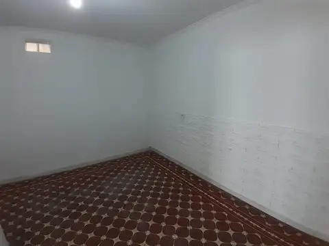 Unanue 6900, Piso PB