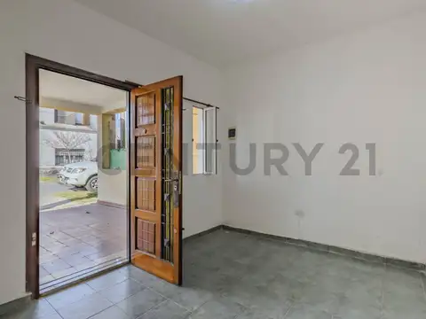 calle 44 entre 9 y 10 800