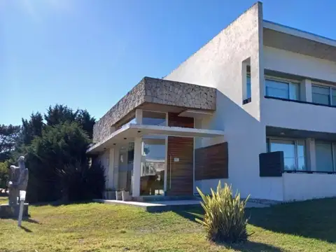 Punta del Este y calle 30 100