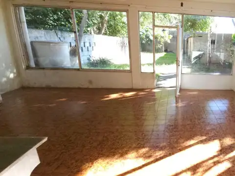 Casa 3 ambientes con 1 baño