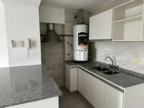 DR. LUIS AGOTE 3100, Piso 2