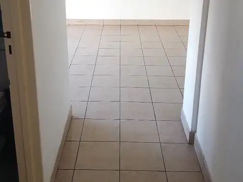 Balcón al Frente. Comedor Diario ó ESCRITORIO (3er.DORMITORIO).Luminoso