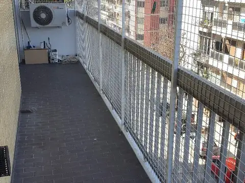 Balcón al Frente. Comedor Diario ó ESCRITORIO (3er.DORMITORIO).Luminoso