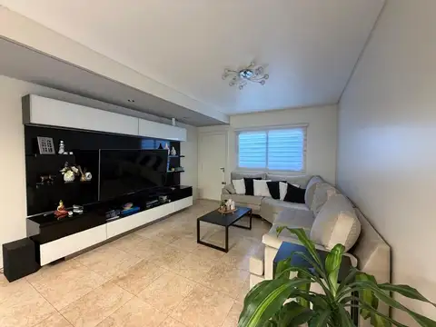 VENTA DUPLEX 4 AMBIENTES EN QUILMES CON COCHERA