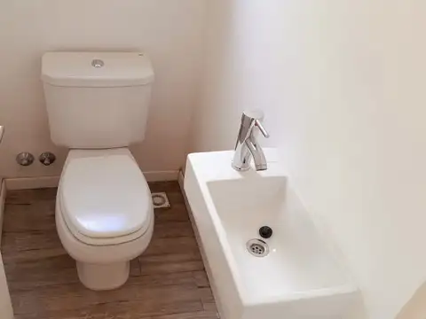 Depto Tipo Casa en Venta con 1 cocheras