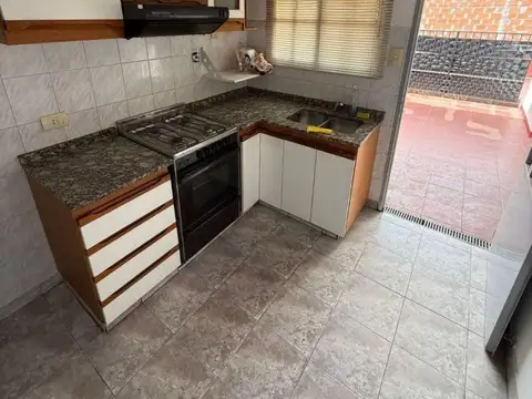Casa 6 ambientes con 3 baños