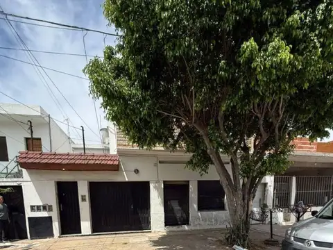Venta en block de 3 deptos + local