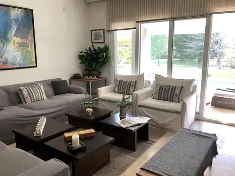 Casa 7 ambientes con 7 baños