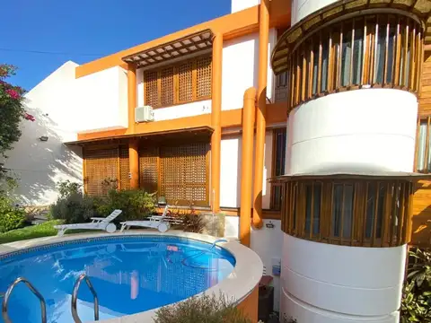 Casa en Venta en Ramos Mejia Sur, USD 880.000