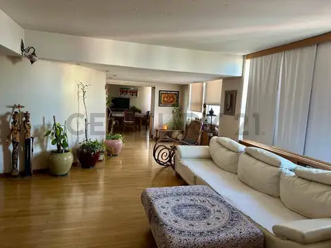 Departamento en Venta de 6 ambientes
