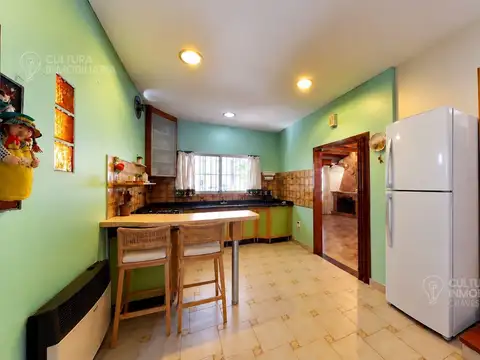 Casa 4 ambientes con 2 baños
